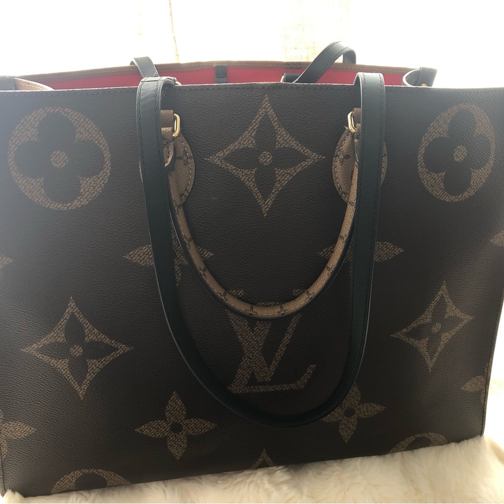 Authentic Slightly Used Louis Vuitton OnTheGo